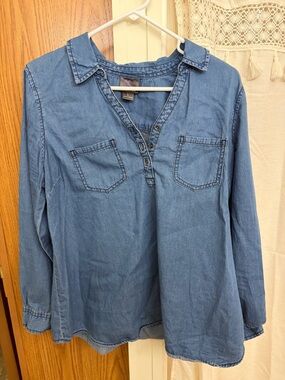 Denim-Look Blue Pullover Blouse - Casual V-Neck